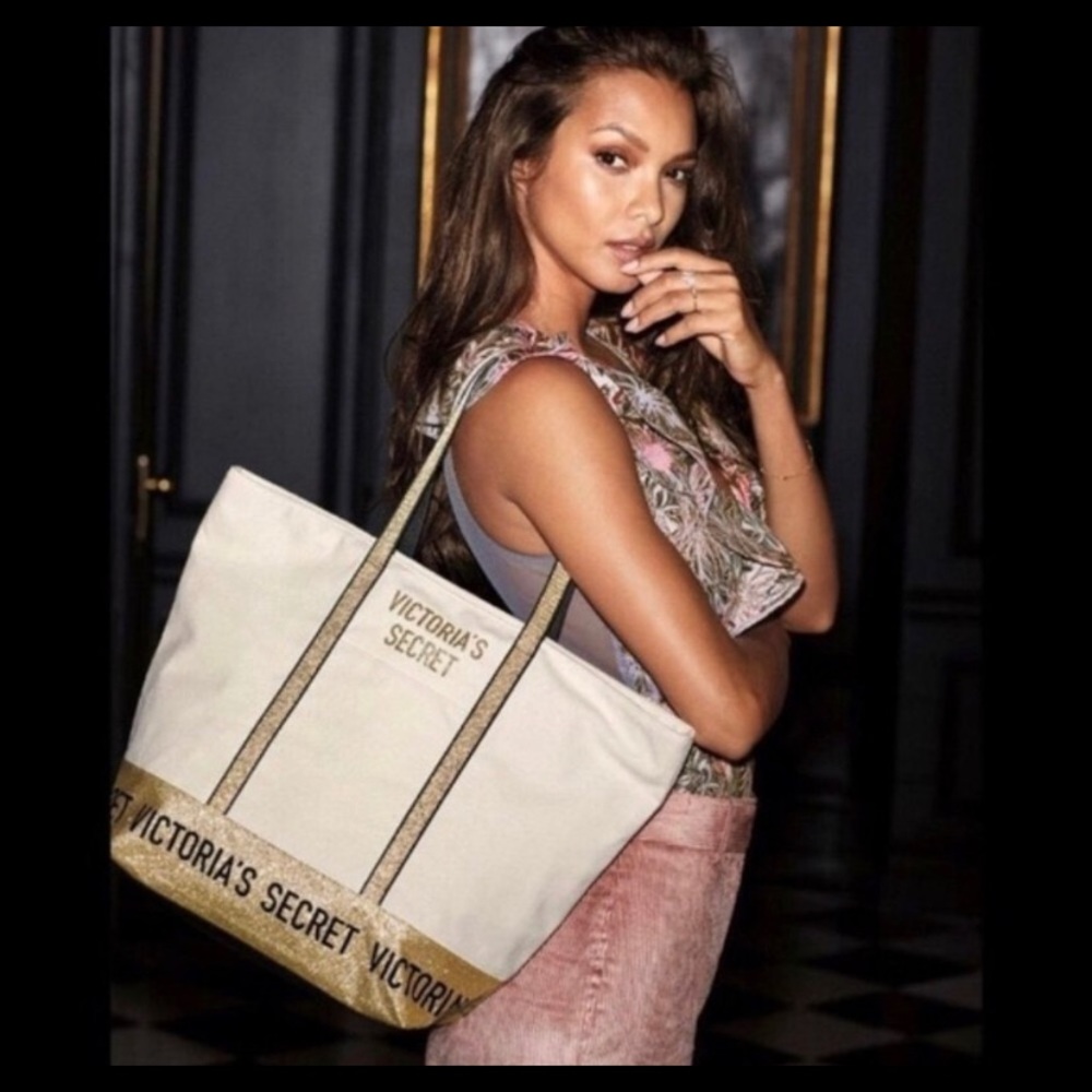 Canvas Weekender bag with gold accents